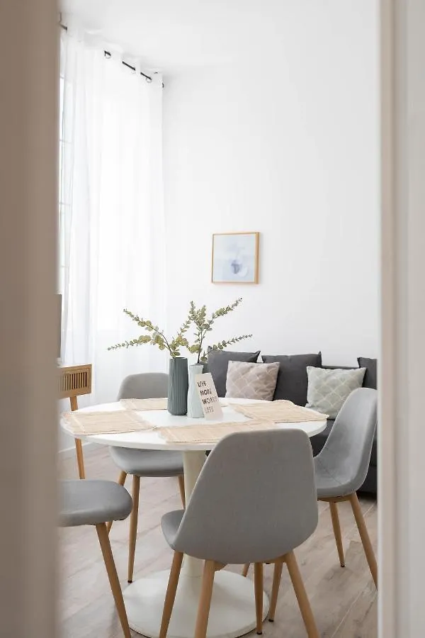 ゲストハウス Le Complexe Concorde - 3 Apartments 16 Pers Velodrome Terrasse Clim マルセイユ
